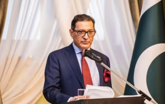 Pakistan Threatens India with Full Spectrum of Power Amid Escalating Tensions